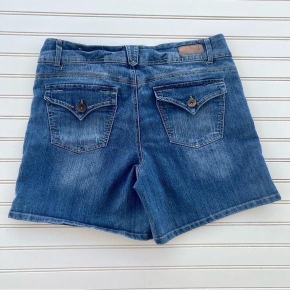 Artisan Crafted stretch Jean shorts Size 14 - Picture 2 of 10